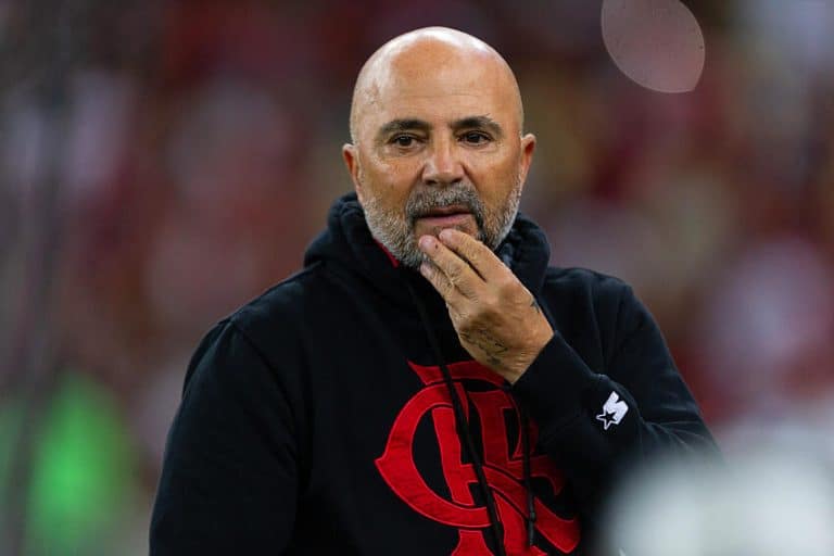 Desafio duplo: Jorge Sampaoli encara final contra o S&atilde;o Paulo e um antigo advers&aacute;rio