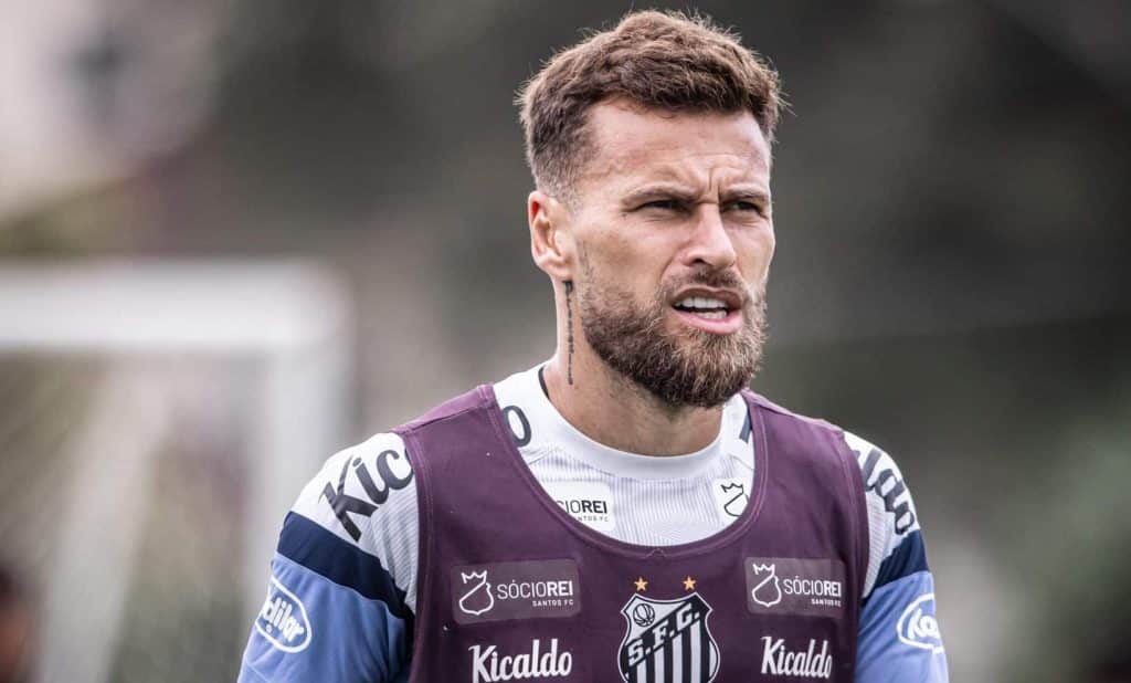Postou para todo mundo ver: Lucas Lima fica MALUCO e manda FORTE mensagem para Daronco ap&oacute;s expuls&atilde;o no Santos
