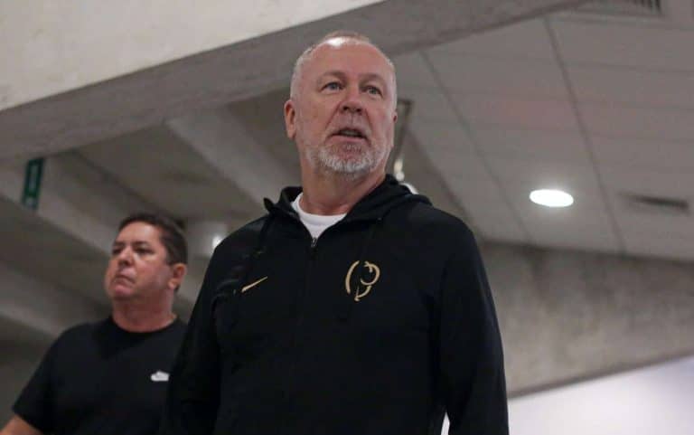 Sonho dele &eacute; jogar na Neo Qu&iacute;mica Arena lotada: REFOR&Ccedil;O de peso QUER IR para Corinthians de Mano Menezes