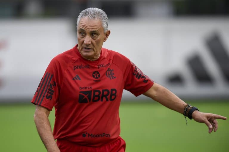 Igualzinho ao V&iacute;tor Pereira: Corinthians crava que Tite foi FROUXO ao assinar com Flamengo e motivo &eacute; REVELADO