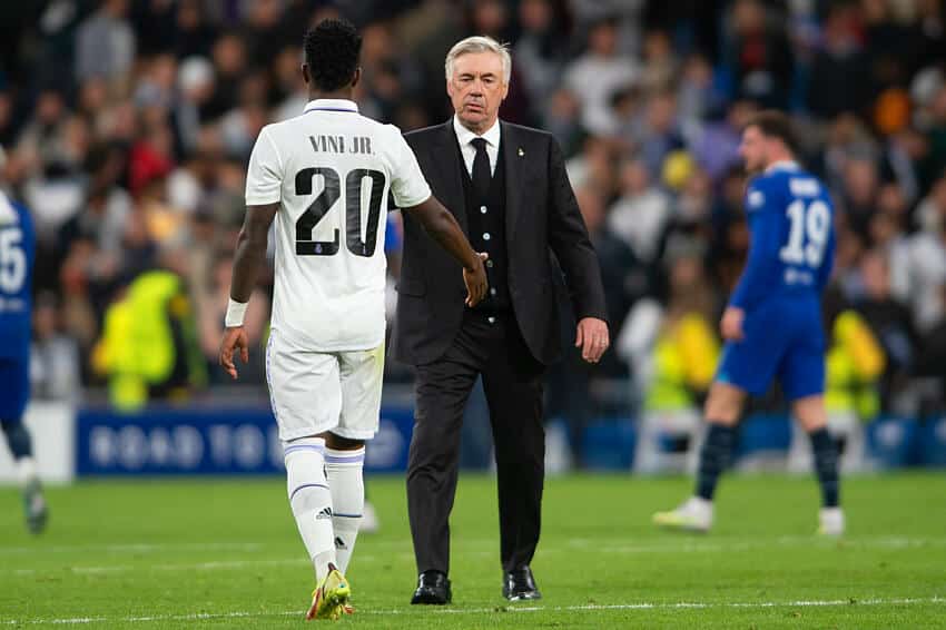 &ldquo;VINICIUS JR. FOI V&Iacute;TIMA&rdquo;: Ancelotti sai em DEFESA de brasileiro em casos de racismo