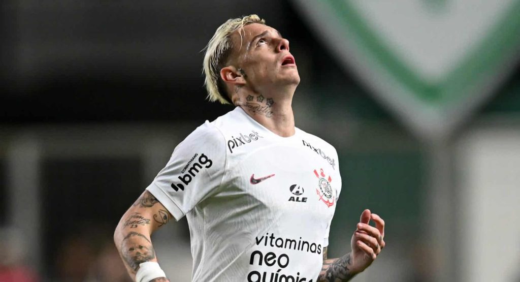 Inacredit&aacute;vel, tremenda bola fora: Corinthians RESGATA R&oacute;ger Guedes &lsquo;do nada&rsquo; e torcida fica FURIOSA