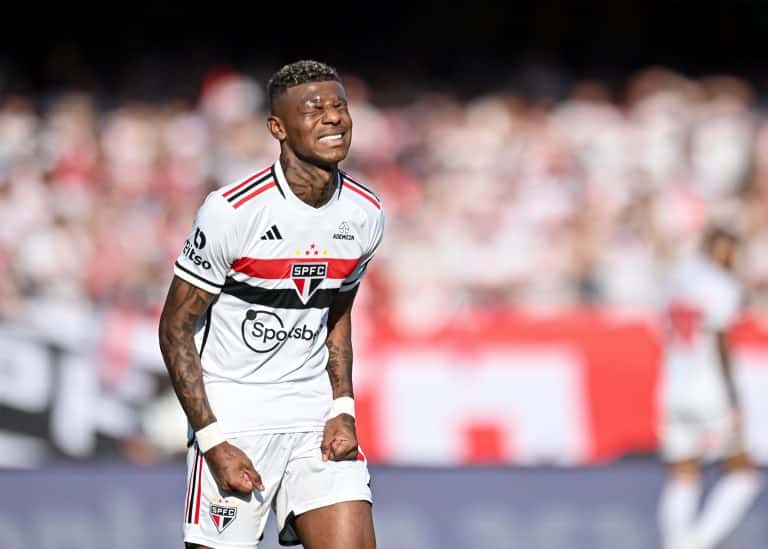 HUMILHOU o torcedor: Arboleda d&aacute; resposta INACREDIT&Aacute;VEL ap&oacute;s ser chamado de &ldquo;BALADEIRO&rdquo; no S&atilde;o Paulo