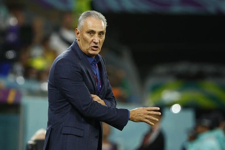 Aconteceu agora, na calada da noite! Tite vai ROUBAR zagueiro&nbsp;do&nbsp;Corinthians