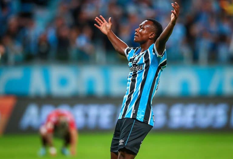 Ele ACABOU com Flamengo e vale R$ 315 milh&otilde;es; conhe&ccedil;a o jogador do Gr&ecirc;mio que &eacute; comparado ao astro internacional