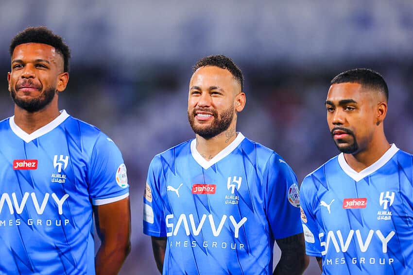 QUALIDADE DOS GRAMADOS! Neymar CORNETA atitude de advers&aacute;rio do Al-Hilal e AGITA A INTERNET