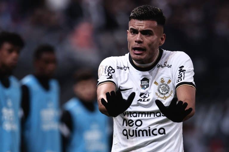 Era s&oacute; o que faltava: Fausto Vera vira PROBLEM&Atilde;O e Corinthians pode receber puni&ccedil;&atilde;o PESADA da Fifa