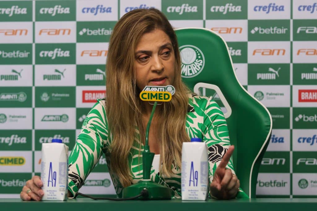Desabafou at&eacute; DEMAIS: Leila Pereira HUMILHA todo mundo no Palmeiras e SE ENCRENCA com torcida organizada