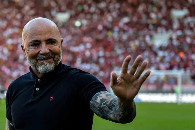 &Eacute; muita coragem: Jorge Sampaoli APARECE de surpresa e escreve carta POL&Ecirc;MICA para torcida do Flamengo