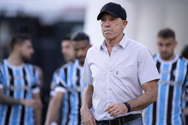 DEU RUIM! FIFA acaba de impor puni&ccedil;&atilde;o IMPRESSIONANTE para substituto de Su&aacute;rez e Gr&ecirc;mio fica MUITO PREOCUPADO