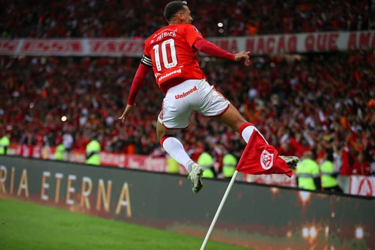 Alan Patrick: jogador do Internacional &eacute; DESTAQUE ABSOLUTO do time e n&uacute;meros SURPREENDEM