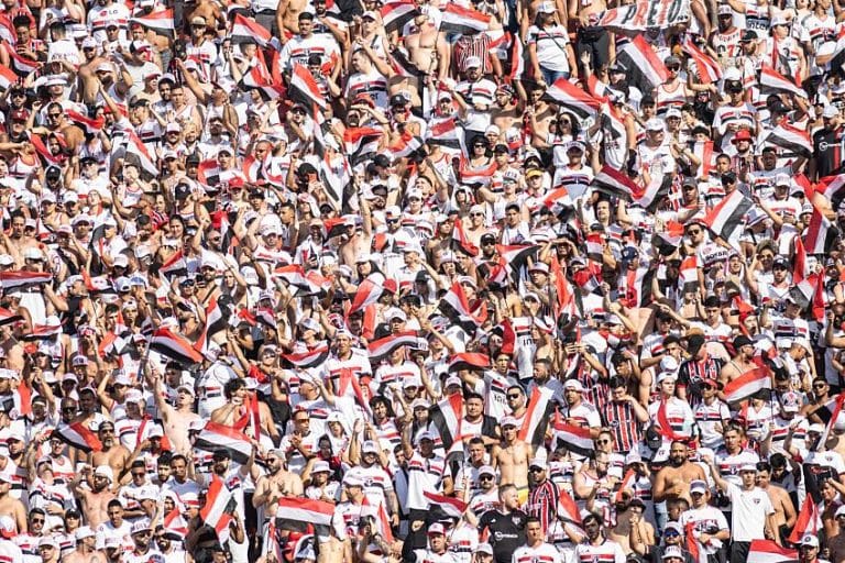 Dia da Crian&ccedil;as: torcida organizado S&atilde;o Paulo faz LINDA FESTA e presenteia pequenos torcedores