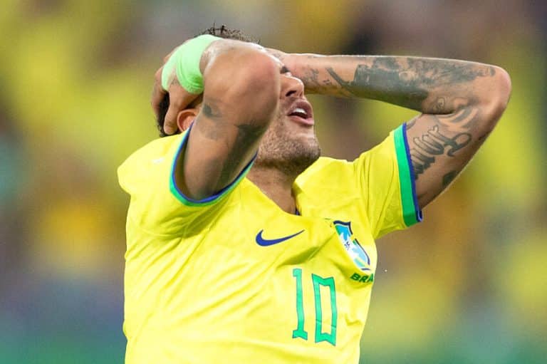 Neymar x Venezuela: mesmo com assist&ecirc;ncia, brasileiro n&atilde;o brilha e SAI VAIADO do est&aacute;dio