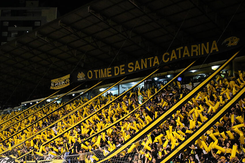 ELE FAZ ISTO MESMO! Jogador do Crici&uacute;ma REVELA bastidor IMPRESSIONANTE de &Eacute;der