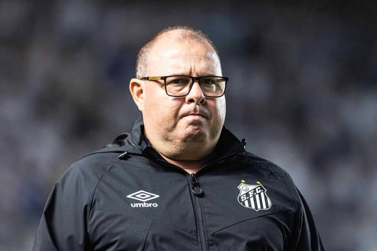 QUE SITUA&Ccedil;&Atilde;O! Santos tem desfalque de &uacute;ltima hora e treinador fica SEM REA&Ccedil;&Atilde;O