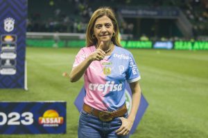 HIPOCRISIA? Leila Pereira QUEIMA A L&Iacute;NGUA e fecha contrato com MEDALH&Atilde;O de 34 anos no Palmeiras