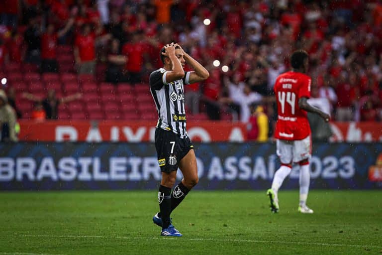 Ap&oacute;s o 7 x 1 do Inter no Santos, veja as NOTAS MAIS RID&Iacute;CULAS do Brasileir&atilde;o&nbsp;2023