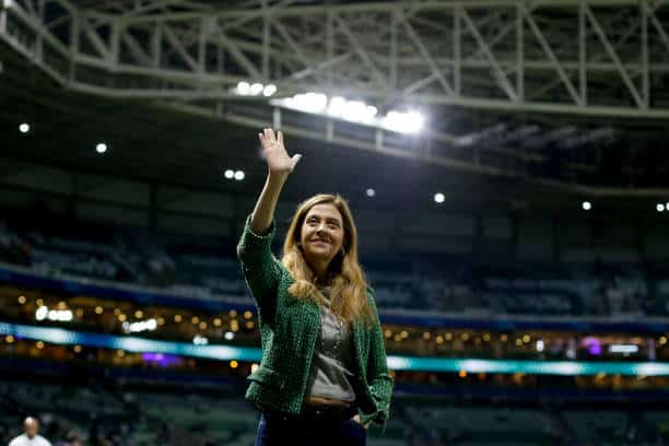 Torcida do Palmeiras faz protesto nas arquibancadas: &ldquo;&Ocirc; Leila, quebra meu galho&hellip;&rdquo;