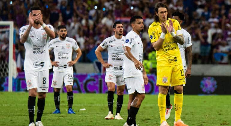 CLIMA P&Eacute;SSIMO! Organizada do Corinthians convoca a torcida para protesto no CT